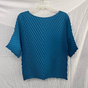 NWOT, Round Neck Pleated T-shirts,  Short Sleeves, small